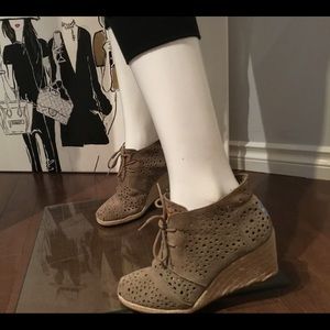 Toms nude suede wedges size 8.5